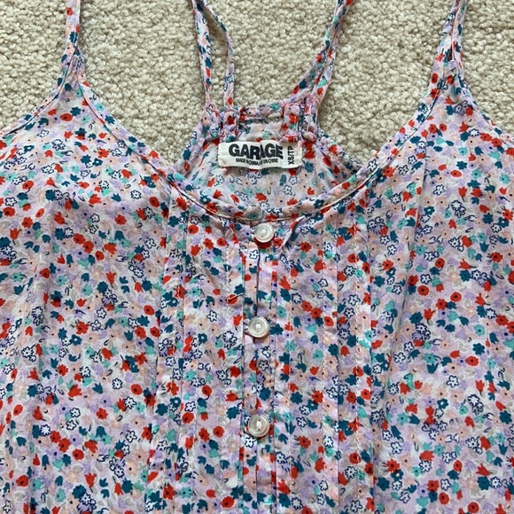 Cute top from garage xs - Picture 2 of 2